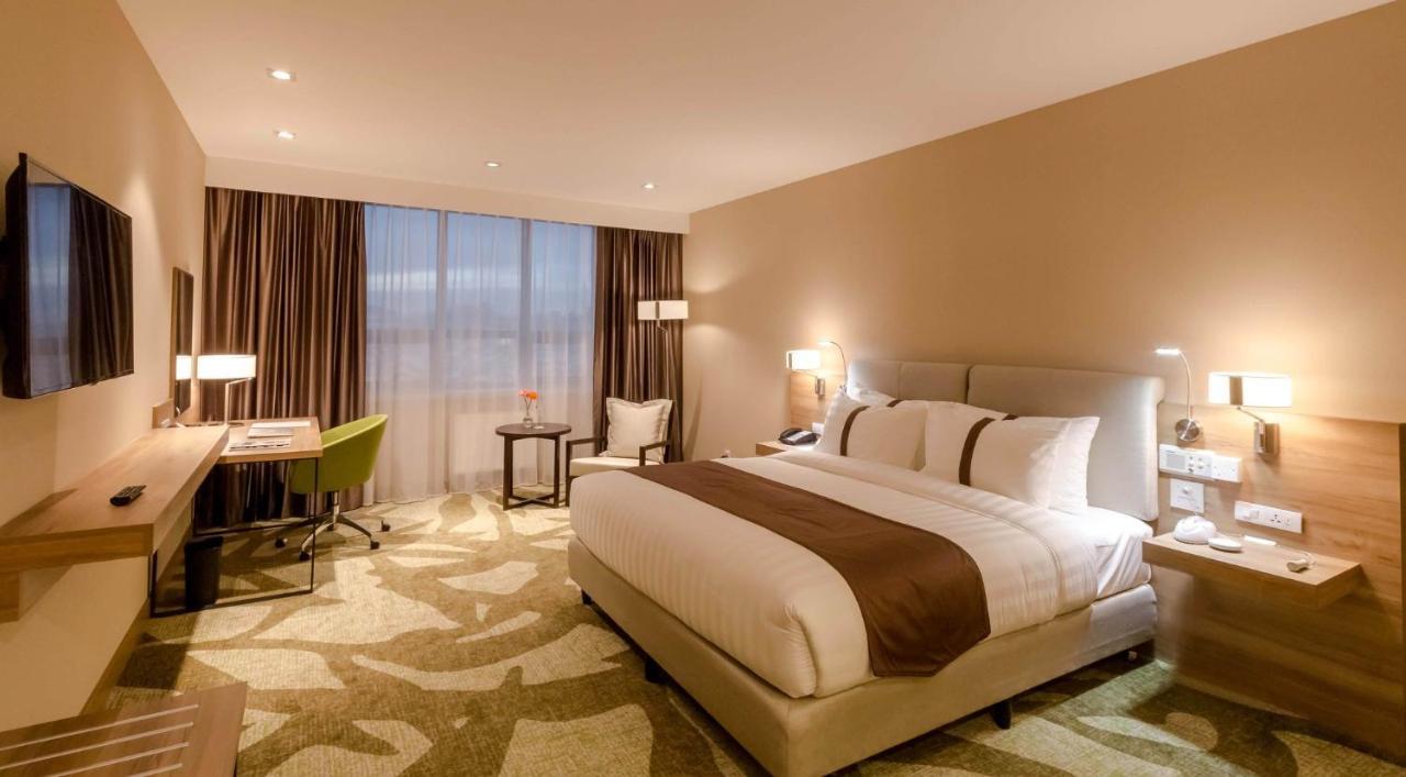 Holiday Inn Ulaanbaatar By Ihg Buitenkant foto
