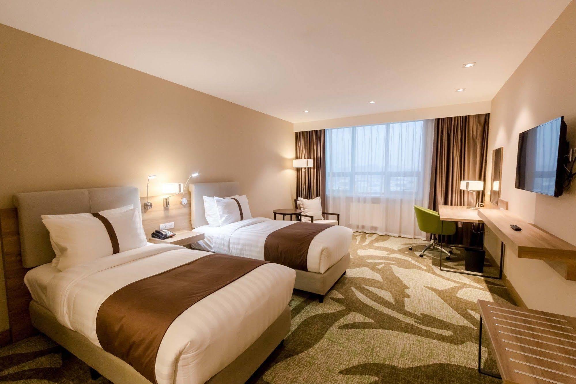 Holiday Inn Ulaanbaatar By Ihg Buitenkant foto