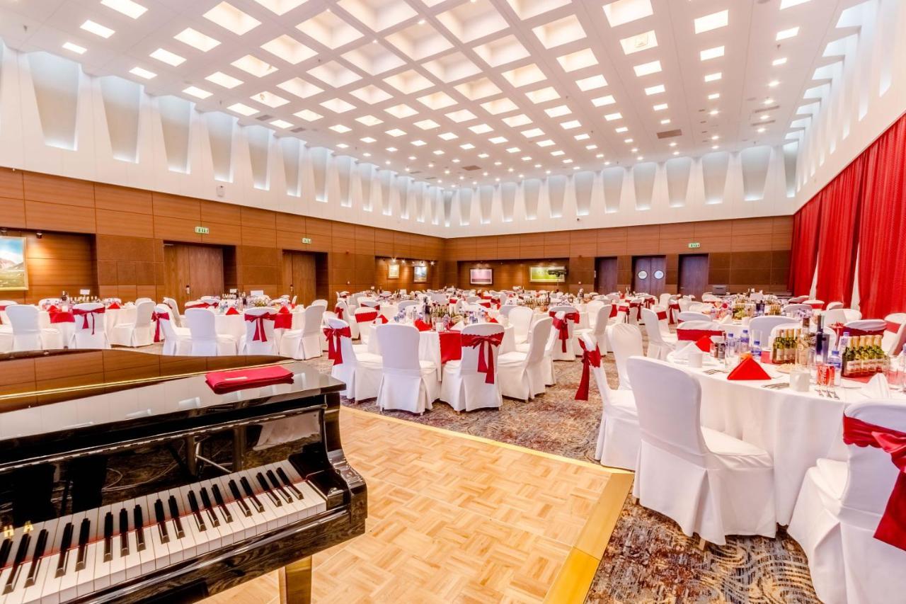 Holiday Inn Ulaanbaatar By Ihg Buitenkant foto