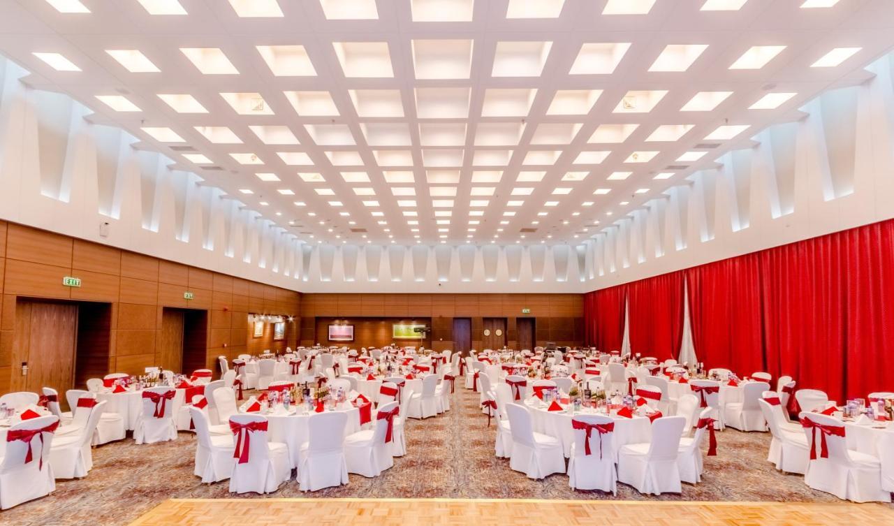 Holiday Inn Ulaanbaatar By Ihg Buitenkant foto